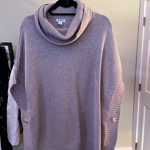 (Bin 9)  Old navy tan sleeveless poncho turtleneck with buttons, Size M/L - Picture 4 of 5